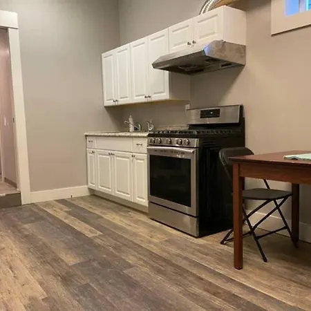 2425 2Nd 7Bedrooms-2