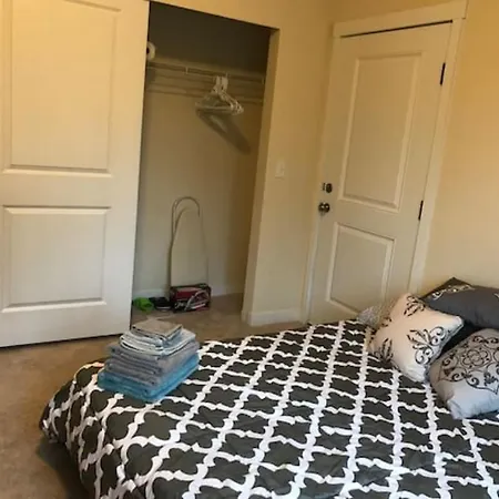 10-Bedroom Large House In North Seattle-3