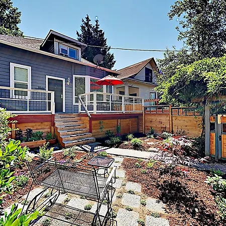 14Th Avenue Flat Unit A-2