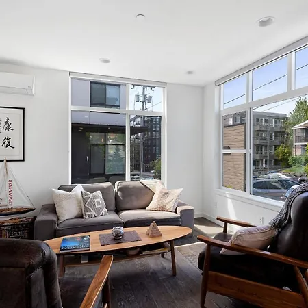 Deactivated- Rooftop Patio With Grill 2Br 3Ba Central, Walkable Location-3