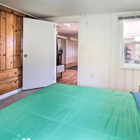 Cozy Seattle Apt With Patio Walk To Lake Washington-3