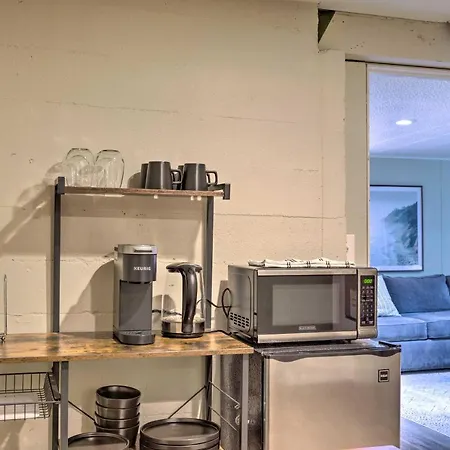 Modern Seattle Basement Apt About 5 Mi To Alki Beach-3