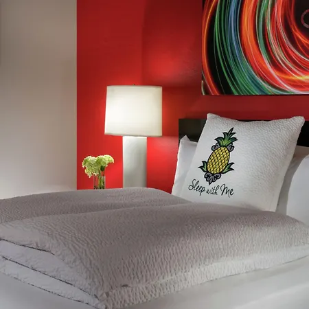 Staypineapple, Hotel Five, Downtown Seattle-3