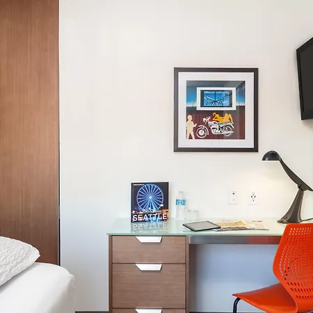Staypineapple, University Inn, University District Seattle-3