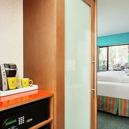 Staypineapple, University Inn, University District Seattle-3
