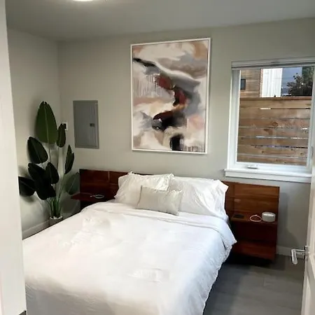 Seattle'S New Modern Townhouse W/ Private Rooftop-2