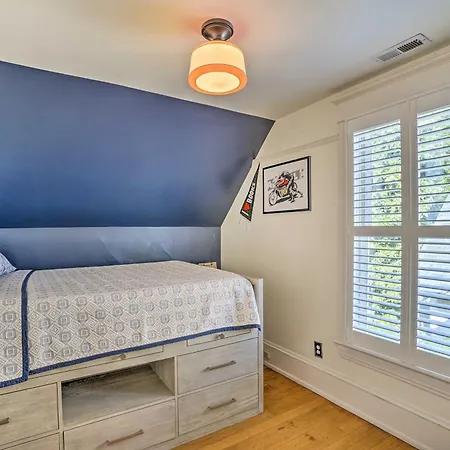 Chic Seattle Home With Hot Tub, Close To Dtwn!-2