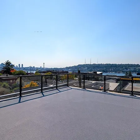 Seattle Urban Village - Vashon - Roof Top View Deck-3