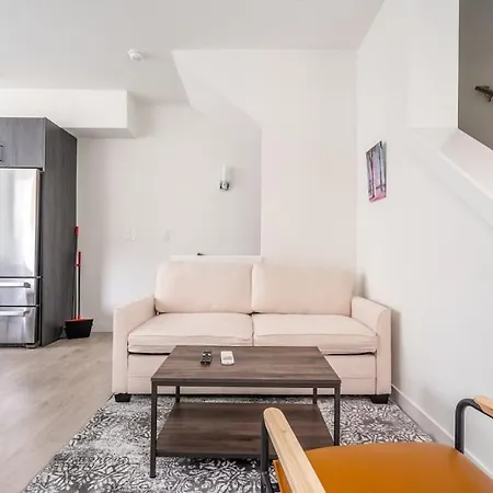 Elegant Townhome In Green Lake-2