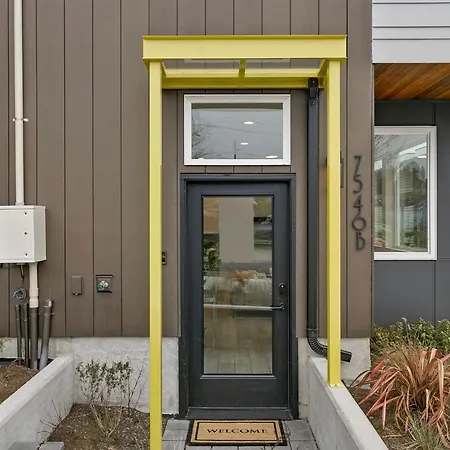 Welcome To Othello Station Townhome!-3