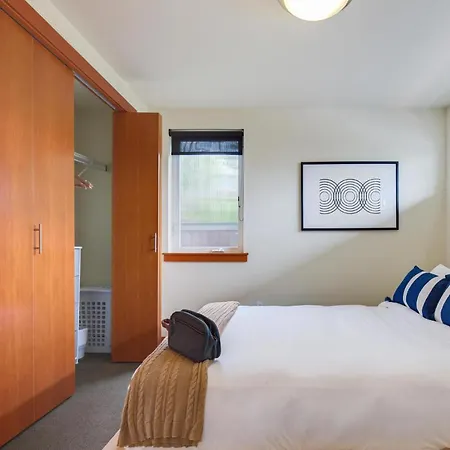 East Queen Anne 3Br Near Iconic Seattle Sites-2
