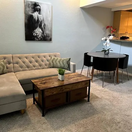 Modern Penthouse Two Story Unit-3
