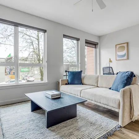 Ballard 1Br W Bbq Lounge Wd Onsite Retail Sea-324-2