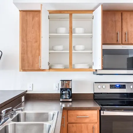 Slu 1Br W Pet Area Gym Space Needle Views Sea-264-3