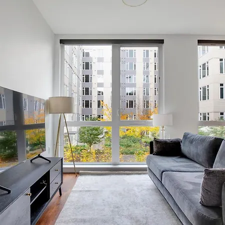 Slu 1Br W Wd Club Room Gym Nr Space Needle Sea-215-3