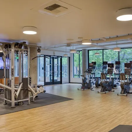S Lake Union Studio W Gym Wd Nr Waterfront Sea-379-2