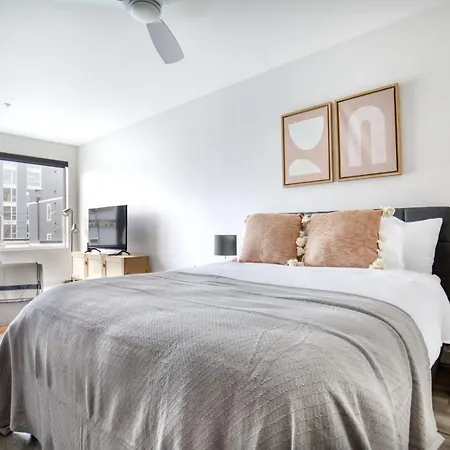 Capitol Hill Studio W Gym Roof Nr I-5 Sea-247-3