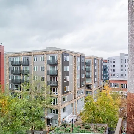 Slu 2Br W Game Room Gym Nr Space Needle Sea-206-3