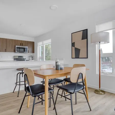 Mt Baker 2Br W Gym Rooftop Wd Nr Light Rail Sea-306-2
