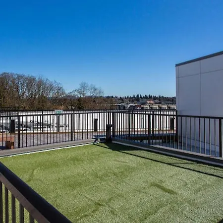 Columbia City Studio W Wd Gym Nr Light Rail Sea-345-2