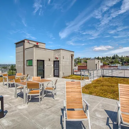 Sunny Studio In Interbay With Rooftop, Pets Ok-2