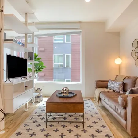 Stylish Studio In Interbay Near Salmon Bay By Zeus-2