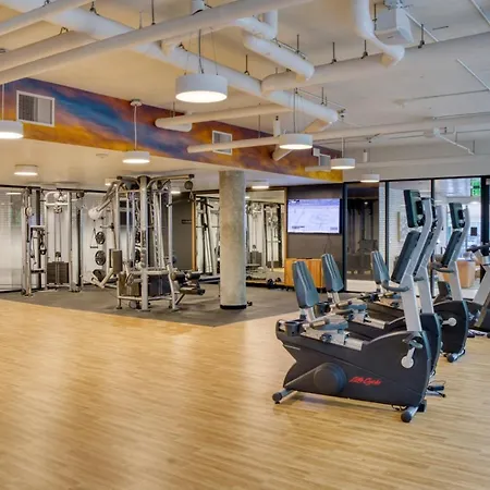 S Lake Union Studio W Gym Wd Nr Waterfront Sea-375-3
