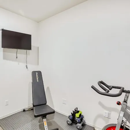 Pet-Friendly And Furnished Interbay Studio-2