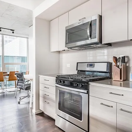 Lovely 1Br In Seattle, Pool + Pet-Friendly-3