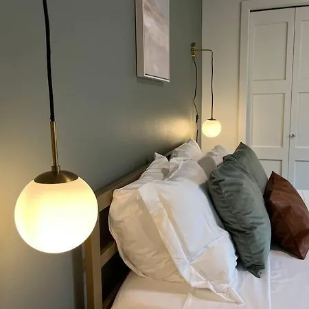 Kurt'S Sweet Suite - 84 Walkscore-2