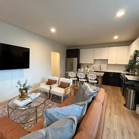 Kenny'S Sweet Suite - 84 Walkscore-3