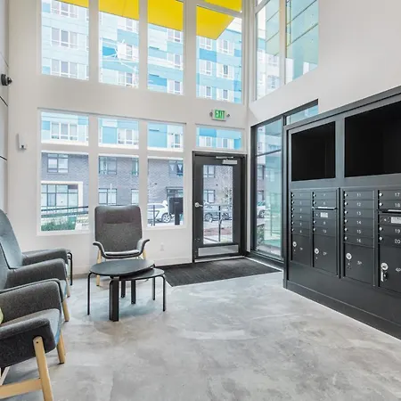 Capitol Hill Studio W Rooftop Pet Area Nr Bars Sea-102-2