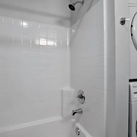 Beautiful Studio Apartment In Seattle-2