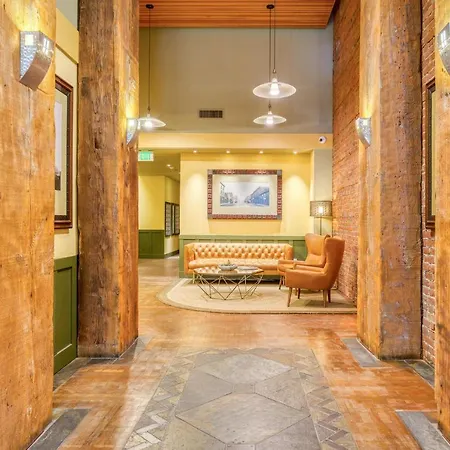 Stunning Belltown Studio Near Everything-3
