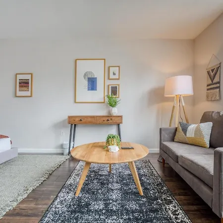 Stunning Belltown Studio Near Everything-2