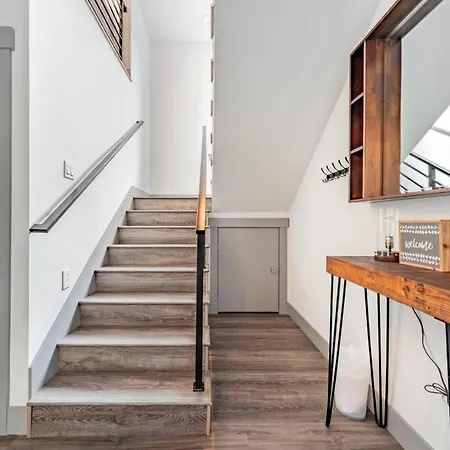 Modern 2Br Home In Cherry Hill-2