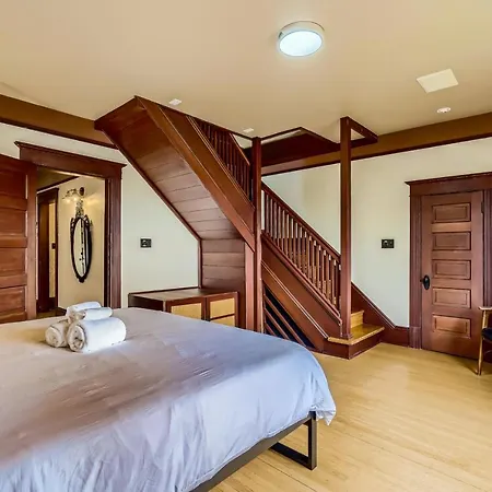 @ Marbella Lane - Charming Capitol Hill 4Br-2