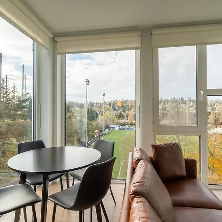 Light Filled 2Br Home In Interbay-3