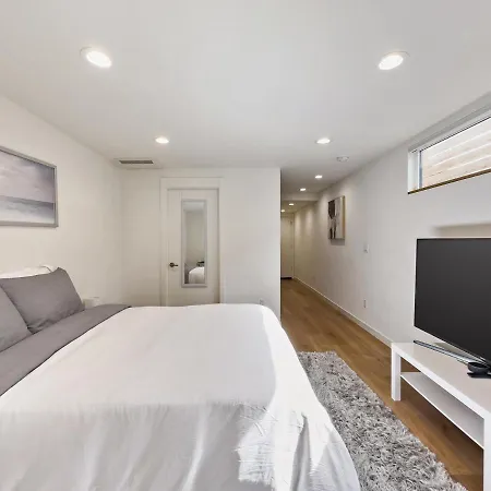 Modern apartment near light rail-2