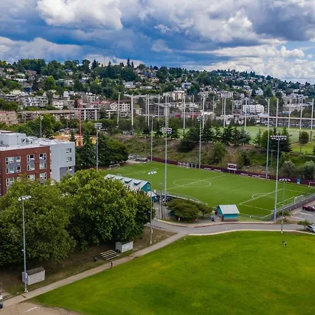 Lovely Furnished Studio In N Queen Anne By Zeus-3