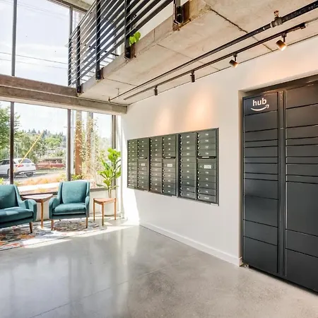 Furnished Interbay Studio W Lounge Pets Ok-2