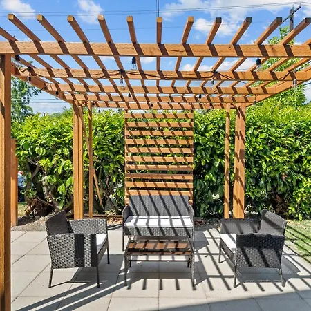 West Seattle Luxury Retreat, Air Conditioning, Private Parking-3