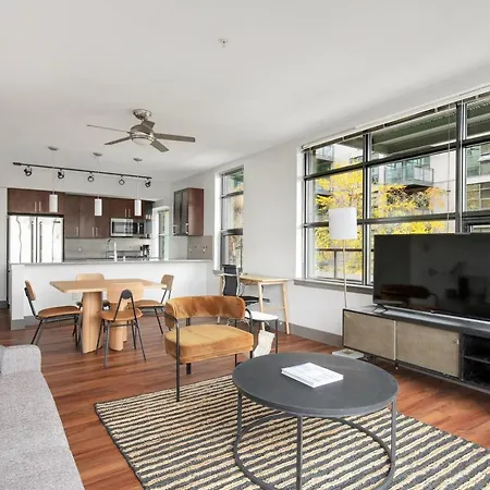S Lake Union 2Br W Gym Wd Nr Space Needle Sea-182-3