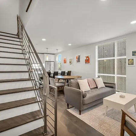 Gorgeous Eco-Friendly Home In Green Lake-3