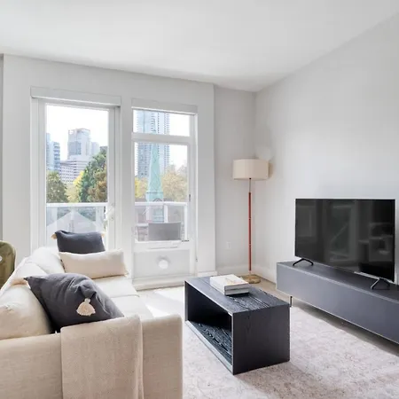 S Lake Union Studio W Gym Wd Nr Denny Park Sea-371-3