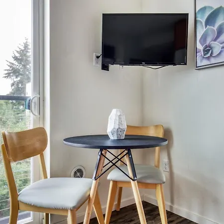 Ballard Studio W Rooftop Bbq Nr Dining Sea-179-2