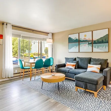 Seattle Scandi-Boho Gem: Walk To Waterfront!-2