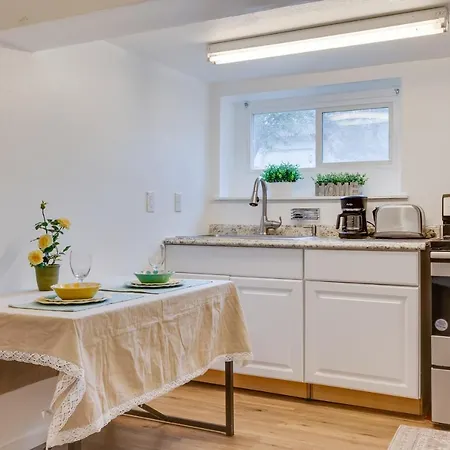 Well-Equipped Seattle Apartment With Patio Access!-2