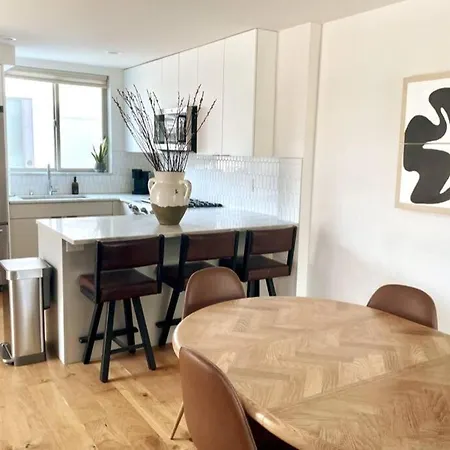 Modern And Airy W/ Luxury Finishes Near Uw & Parks-2