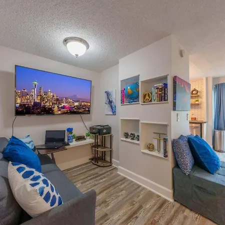 Luxurious Living In Capitol Hill & Pike, $Parking-2
